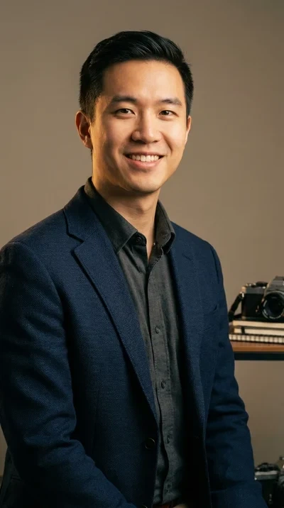 暗网禁区首席影评人陈逸飞个人照片